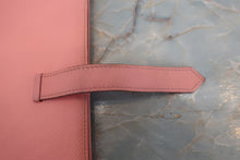 Load image into Gallery viewer, HERMES  Bearn Soufflet Epsom leather Rose confetti T Engraving Wallet 700060153