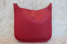将图片加载到图库查看器,HERMES EVELYNE1 GM Clemence leather Rouge vif □F刻印 Shoulder bag 700120044