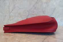 将图片加载到图库查看器,HERMES EVELYNE1 GM Clemence leather Rouge vif □F刻印 Shoulder bag 700120044