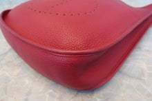 将图片加载到图库查看器,HERMES EVELYNE1 GM Clemence leather Rouge vif □F刻印 Shoulder bag 700120044