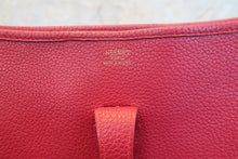 将图片加载到图库查看器,HERMES EVELYNE1 GM Clemence leather Rouge vif □F刻印 Shoulder bag 700120044