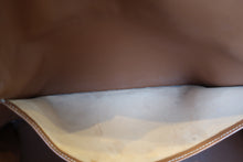 Load image into Gallery viewer, HERMES BIRKIN 40 Graine Couchevel leather Gold 〇Y Engraving Hand bag 800050047
