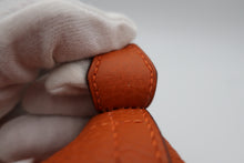 将图片加载到图库查看器,HERMES BOLIDE 31 Clemence leather Orange □J刻印 Shoulder bag 800090161