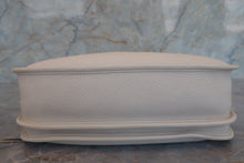 Load image into Gallery viewer, HERMES EVELYNE 3PM Clemence leather Craie/Yellow A Engraving Shoulder bag 700080076