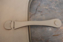 Load image into Gallery viewer, HERMES EVELYNE 3PM Clemence leather Craie/Yellow A Engraving Shoulder bag 700080076
