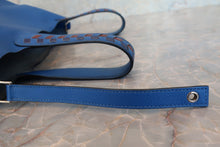 Load image into Gallery viewer, HERMES PICOTIN LOCK PM Tressage Epsom leather Blue zellige/Blue encre/Rouge H C Engraving Hand bag 700090139