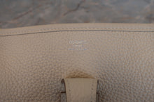 Load image into Gallery viewer, HERMES EVELYNE 3PM Clemence leather Craie/Yellow A Engraving Shoulder bag 700080076