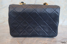 画像をギャラリービューアに読み込む, CHANEL/シャネル ミニマトラッセチェーンショルダーバッグ ラムスキン ネイビー/ゴールド金具 ショルダーバッグ 800010028
