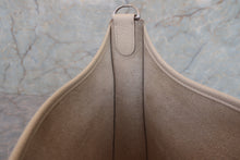 Load image into Gallery viewer, HERMES EVELYNE 3PM Clemence leather Craie/Yellow A Engraving Shoulder bag 700080076