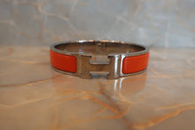將圖片載入圖庫檢視器 HERMES/エルメス クリックアッシュ 銀メッキ シルバー/オレンジ バングル 27120312