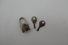 Load image into Gallery viewer, HERMES PICOTIN LOCK CASAQUE PM Clemence leather Lime/Nata Y Engraving Hand bag 800090200