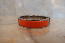 將圖片載入圖庫檢視器 HERMES/エルメス クリックアッシュ 銀メッキ シルバー/オレンジ バングル 27120312