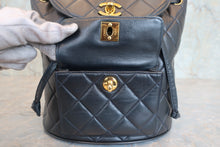 將圖片載入圖庫檢視器 CHANEL/シャネル マトラッセチェーンリュック ラムスキン ネイビー/ゴールド金具 リュック 800030113
