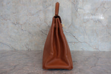 Load image into Gallery viewer, HERMES KELLY 32 Graine Couchevel leather Gold ○T Engraving Shoulder bag 800060174