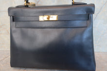 将图片加载到图库查看器,HERMES KELLY 32 Box carf leather Navy ○W刻印 Shoulder bag 700100146