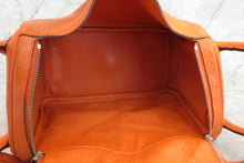 画像をギャラリービューアに読み込む, HERMES/エルメス リンディ30 トリヨンクレマンス オレンジ □M刻印 ショルダーバッグ 700030049