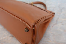Load image into Gallery viewer, HERMES KELLY 32 Graine Couchevel leather Gold ○T Engraving Shoulder bag 800060174