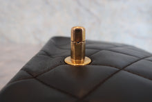 将图片加载到图库查看器,CHANEL/香奈儿 戴妃 CF 链条包 羊皮 Black/Gold hadware(黑色/金色金属) 肩背包 800020178