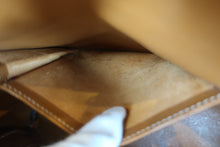 Load image into Gallery viewer, HERMES KELLY 32 Graine Couchevel leather Gold ○T Engraving Shoulder bag 800060174