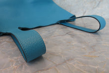 Load image into Gallery viewer, HERMES PICOTIN LOCK GM Clemence leather Turquoise blue □R Engraving Hand bag 700040040