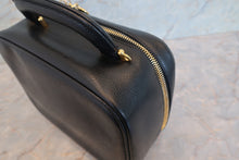 画像をギャラリービューアに読み込む, CHANEL/シャネル ココマークバニティ キャビアスキン ブラック/ゴールド金具 バニティ 800010034