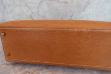 Load image into Gallery viewer, HERMES KELLY 32 Pigskin Natural 〇W Engraving Shoulder bag 700050194