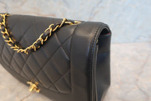 将图片加载到图库查看器,CHANEL/香奈儿 戴妃 CF 链条包 羊皮 Black/Gold hadware(黑色/金色金属) 肩背包 700120042