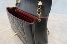 将图片加载到图库查看器,CHANEL/香奈儿 戴妃 CF 链条包 羊皮 Black/Gold hadware(黑色/金色金属) 肩背包 700120042