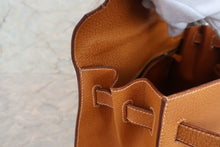 Load image into Gallery viewer, HERMES KELLY 32 Pigskin Natural 〇W Engraving Shoulder bag 700050194