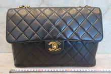 将图片加载到图库查看器,CHANEL/香奈儿 中号CF 单盖包 链条包 羊皮 Black/Gold hadware(黑色/金色金属) 肩背包 700120045