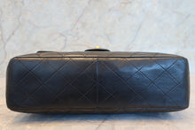 将图片加载到图库查看器,CHANEL/香奈儿 中号CF 单盖包 链条包 羊皮 Black/Gold hadware(黑色/金色金属) 肩背包 700120045