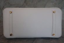 Load image into Gallery viewer, HERMES BIRKIN 35 Clemence leather White □H Engraving Hand bag 700090137