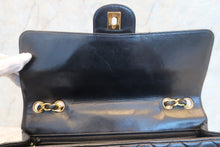 将图片加载到图库查看器,CHANEL/香奈儿 中号CF 单盖包 链条包 羊皮 Black/Gold hadware(黑色/金色金属) 肩背包 700120045