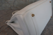 Load image into Gallery viewer, HERMES BIRKIN 35 Clemence leather White □H Engraving Hand bag 700090137