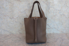 Load image into Gallery viewer, HERMES PICOTIN LOCK MM Clemence leather Etoupe gray □O Engraving Hand bag 800070022