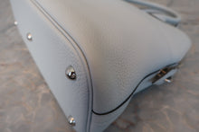 将图片加载到图库查看器,HERMES/BOLIDE 31 Clemence leather Blue pale Z刻印 Shoulder bag 800080156