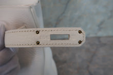 Load image into Gallery viewer, HERMES BIRKIN 35 Clemence leather White □H Engraving Hand bag 700090137