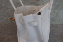 Load image into Gallery viewer, HERMES BIRKIN 35 Clemence leather White □H Engraving Hand bag 700090137