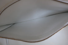 Load image into Gallery viewer, HERMES BIRKIN 35 Clemence leather White □H Engraving Hand bag 700090137