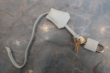 Load image into Gallery viewer, HERMES BIRKIN 35 Clemence leather White □H Engraving Hand bag 700090137