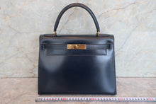 將圖片載入圖庫檢視器 HERMES/エルメス ケリー28 ボックスカーフ ネイビー 〇J刻印 ショルダーバッグ 700090117