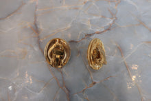 將圖片載入圖庫檢視器 CHANEL/シャネル パールラインストーンイヤリング 金メッキ ゴールド イヤリング 300120078