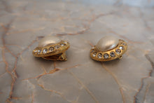 將圖片載入圖庫檢視器 CHANEL/シャネル パールラインストーンイヤリング 金メッキ ゴールド イヤリング 300120078