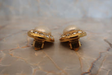 將圖片載入圖庫檢視器 CHANEL/シャネル パールラインストーンイヤリング 金メッキ ゴールド イヤリング 300120078