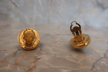 將圖片載入圖庫檢視器 CHANEL/シャネル パールラインストーンイヤリング 金メッキ ゴールド イヤリング 300120078