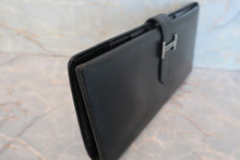 Load image into Gallery viewer, HERMES  Bearn classic Box carf leather Black □G Engraving Wallet 700050243