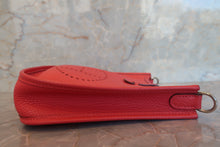 将图片加载到图库查看器,HERMES EVELYNE TPM Clemence leather Vermillon T刻印 Shoulder bag 700120049