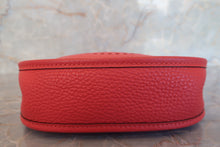 将图片加载到图库查看器,HERMES EVELYNE TPM Clemence leather Vermillon T刻印 Shoulder bag 700120049