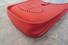 将图片加载到图库查看器,HERMES EVELYNE TPM Clemence leather Vermillon T刻印 Shoulder bag 700120049