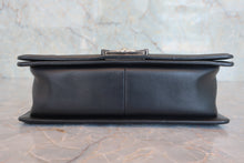 将图片加载到图库查看器,CHANEL/香奈儿 Leboy 链条包 羊皮 Black/Silver hadware(黑色/银色金属) 肩背包 800070008